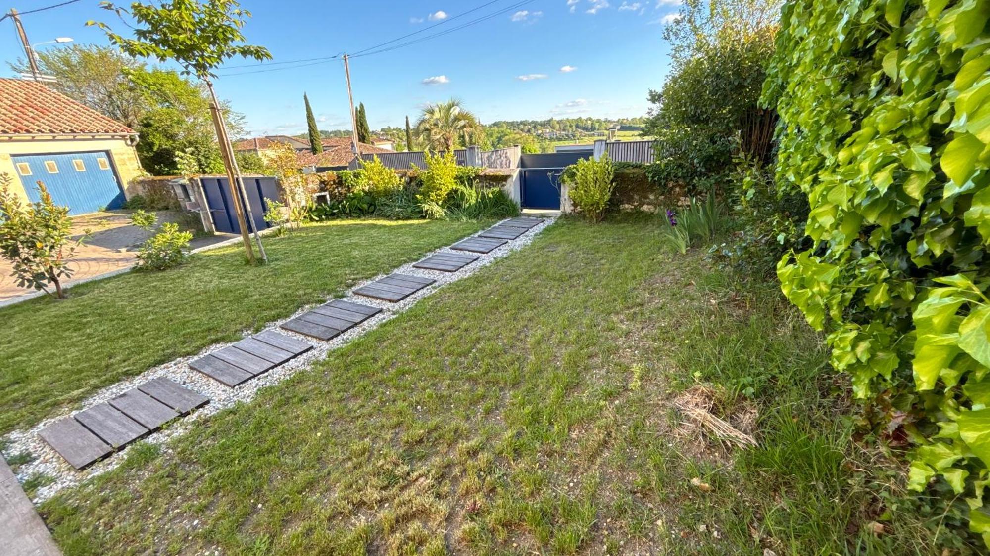 Maison De Charme Avec Jardin Et Terrasse Camblanes-et-Meynac Extérieur photo