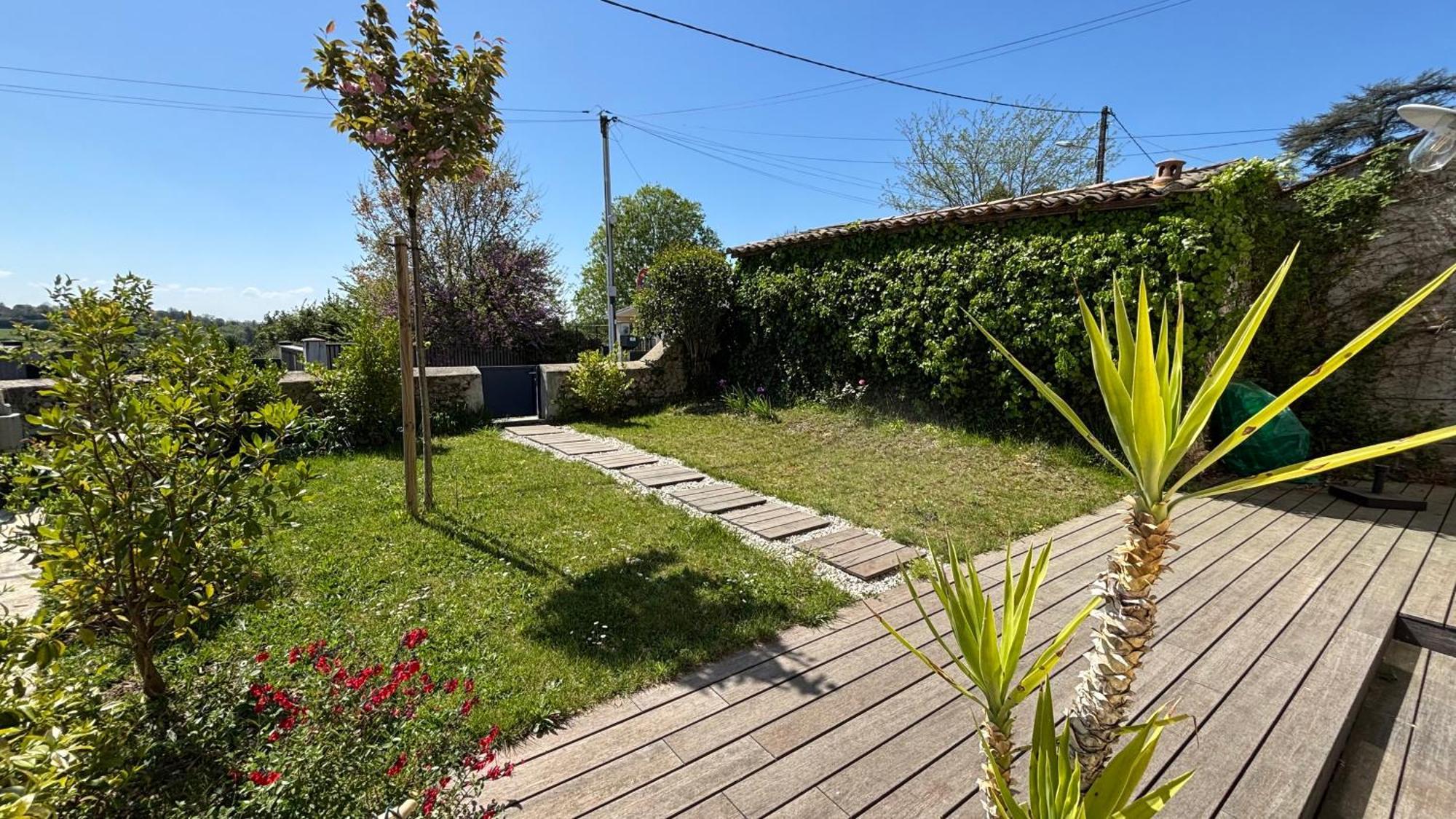 Maison De Charme Avec Jardin Et Terrasse Camblanes-et-Meynac Extérieur photo